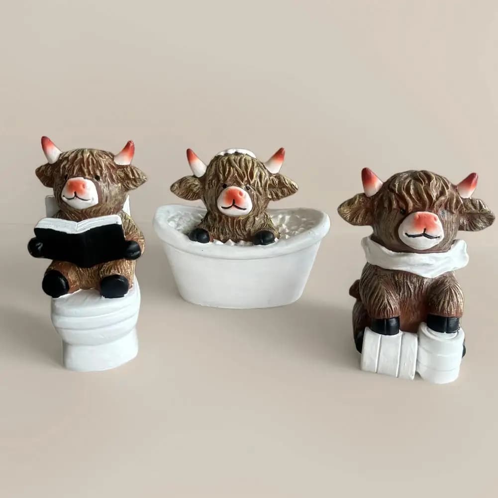 Set di 3 Ornamenti Mucca Highland, Statuette da Bagno in Resina, Sculture Decorative, Vitello che Legge un Libro, Porta Carta Igienica
