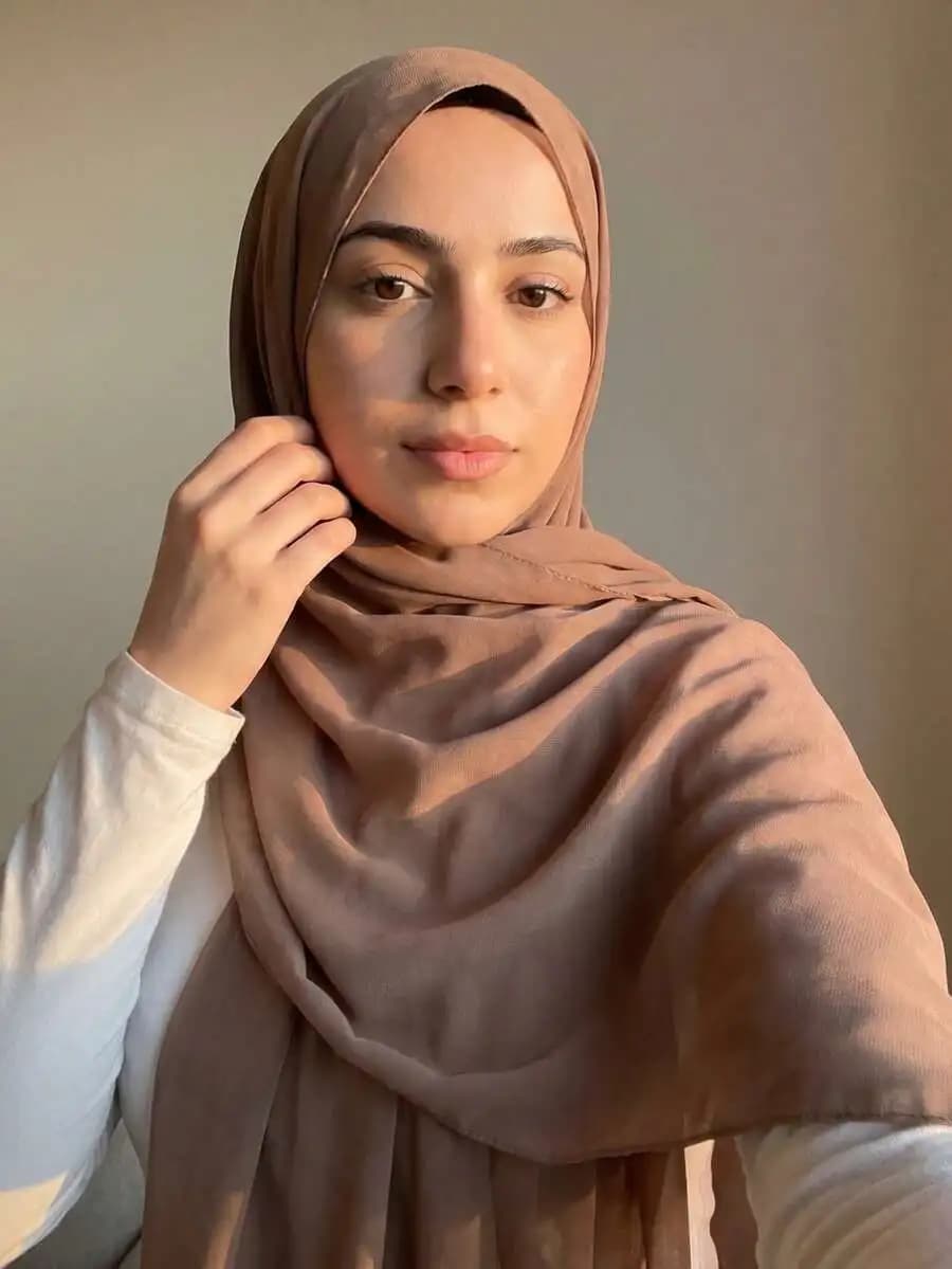 1 piece of beach scarf in chiffon plain woman, muslim scarf, long casual arab scarf, sun protective shawl suitable for everyday use