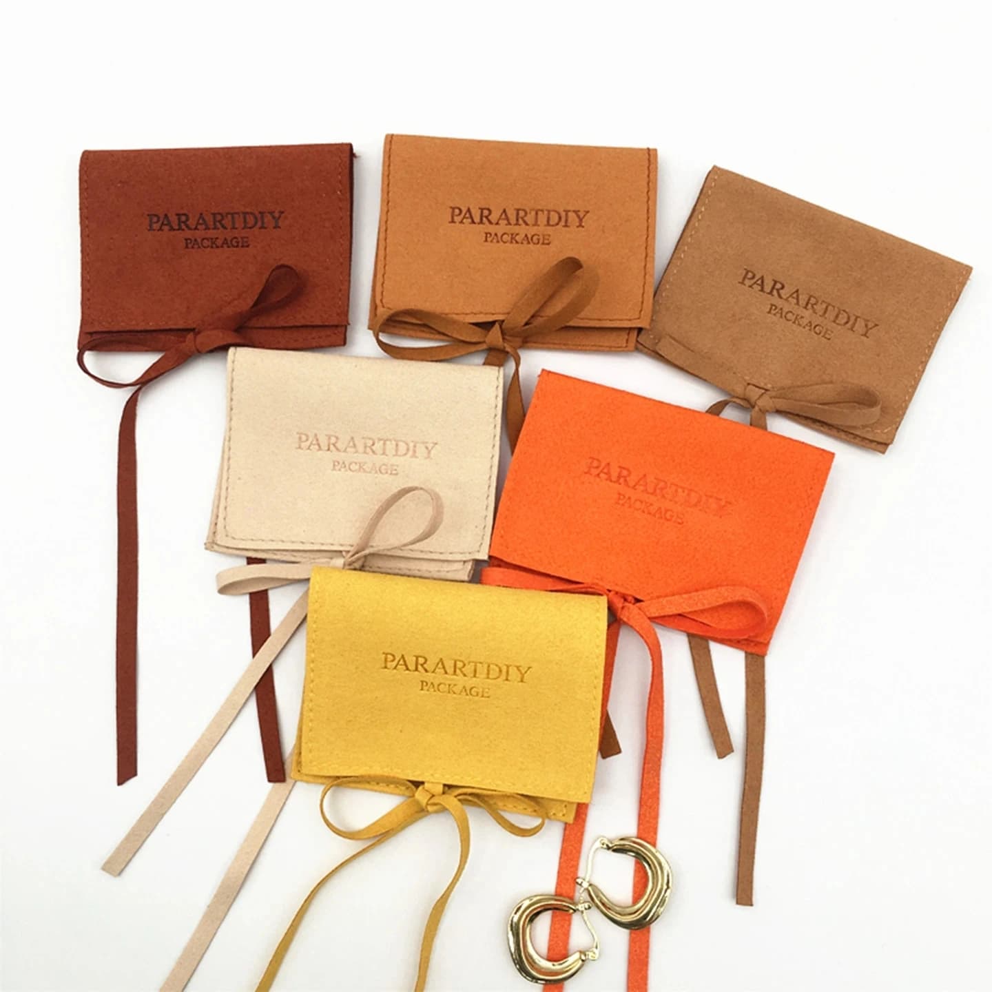 50 sacchetti regalo di gioielli Logo personalizzato 8 x8cm sacchetto di imballaggio in microfibra gialla per anelli orecchini carta dei tarocchi bomboniere sacchetto di velluto