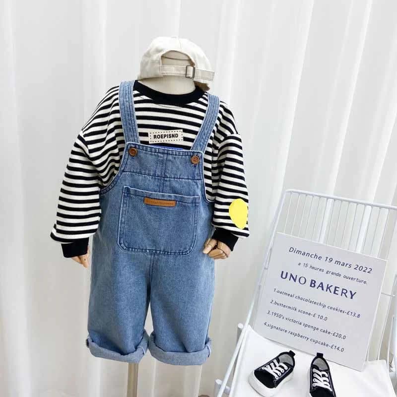 2025 Salopette per ragazzi Ragazze Zaino in denim Bambini Pantaloni tascabili in tinta unita Bambini Pantaloni casual alla moda semplici 2-8 anni
