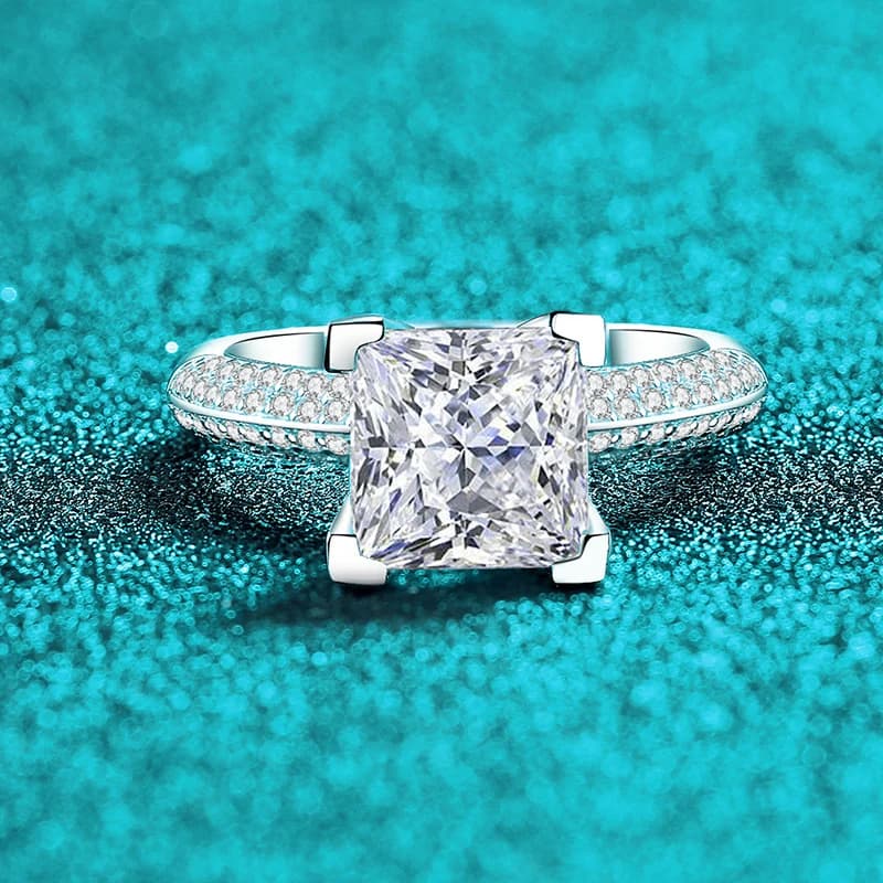 Moissanite Ring – S925 Sterling Silver Square Moissanite Band, European & American Light Luxury Glamorous Premium Holiday Gift