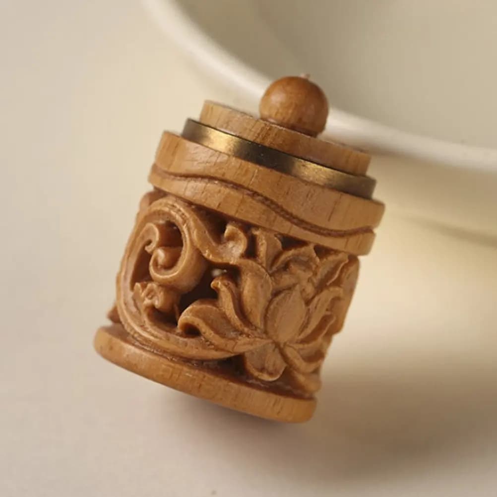 Carving Wooden Fragrance Ball Bottle Hanging Pendant Decorative Aroma Diffuser Charm Portable Scent Balls Bottle
