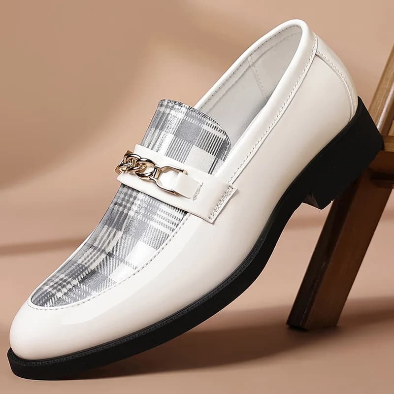 Scarpe eleganti da uomo bianche Oxford a punta Scarpe classiche da uomo d'affari in pelle Slip on Scarpe casual da sposa Mocassini comodi