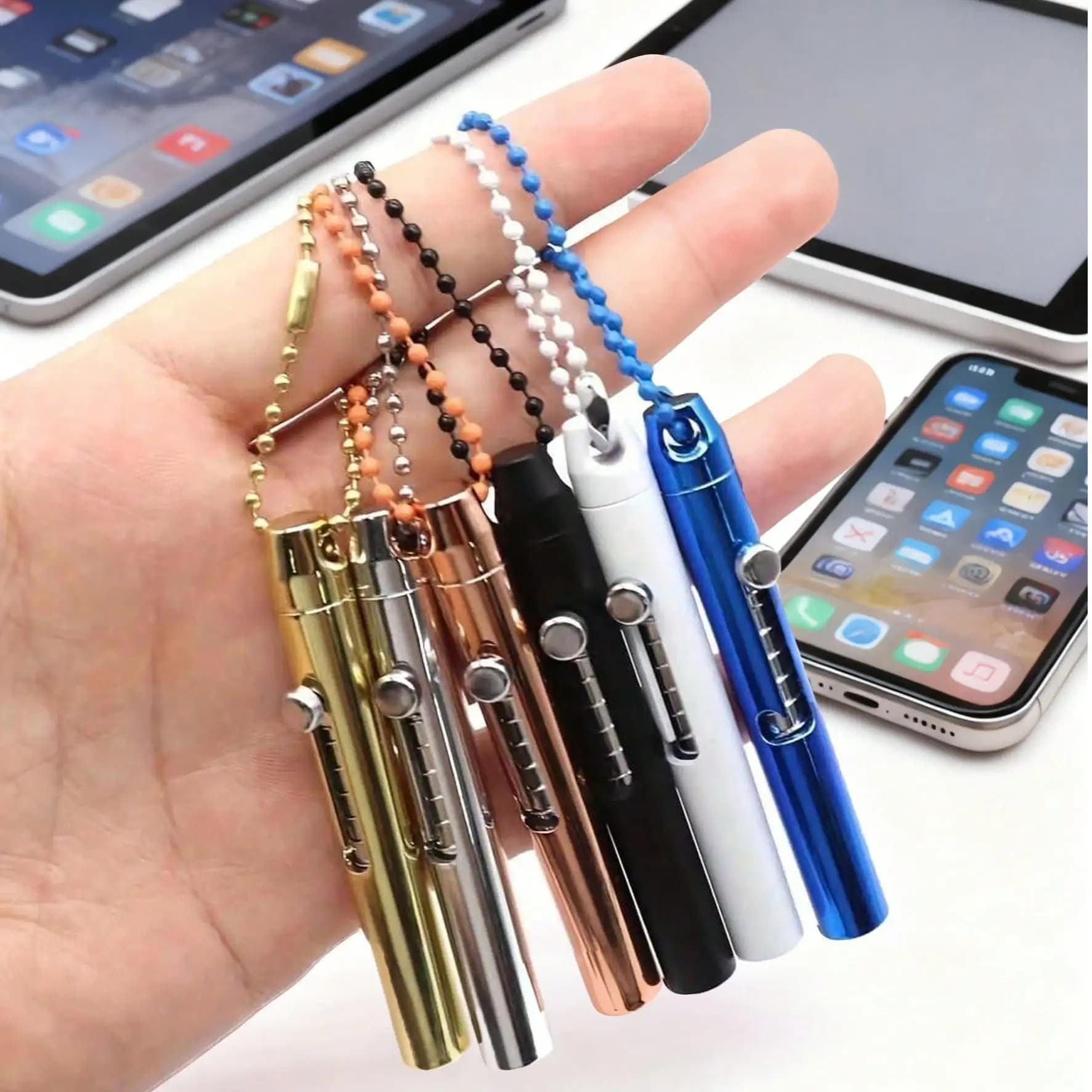 Mini stilo a catena, corto, adatto per smartphone e tablet. Stilo capacitivo, penna retrattile per scrittura