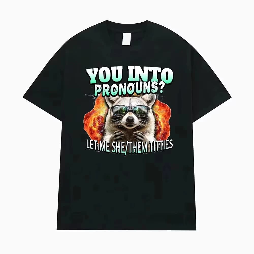 Interessato alle pronomen? T-shirt Let Me She/Them per Uomo e Donna, Abbigliamento Divertente con Cartone Animato di Procione, T-shirt di Tendenza, Comoda e in Offerta