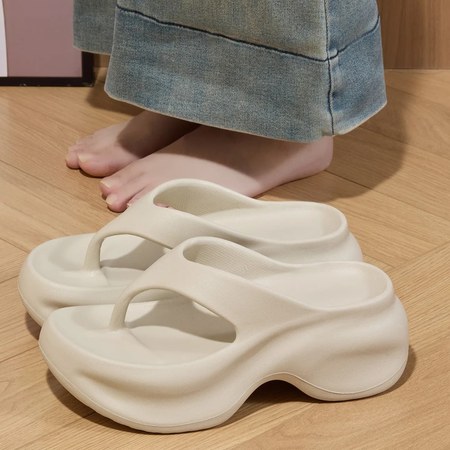 Ciabatte da donna alla moda con plateau, infradito estive con suola spessa in morbida EVA, ciabatte casual da donna antiscivolo per la spiaggia, comode ciabatte da casa