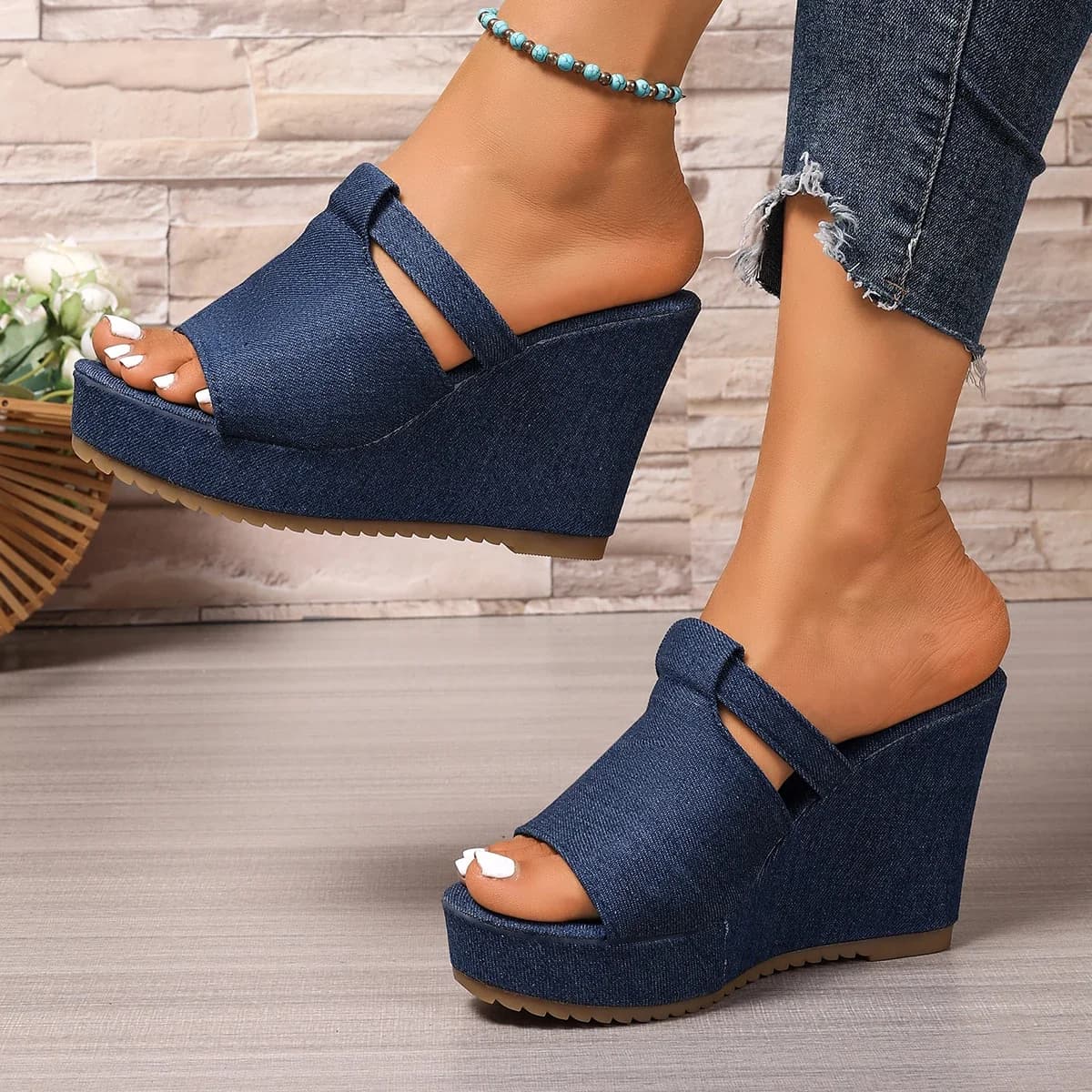 Pantofole estive nuove comode e casual per banchetti con tacco alto Pantofole con zeppa oversize alla moda con punta aperta per le donne