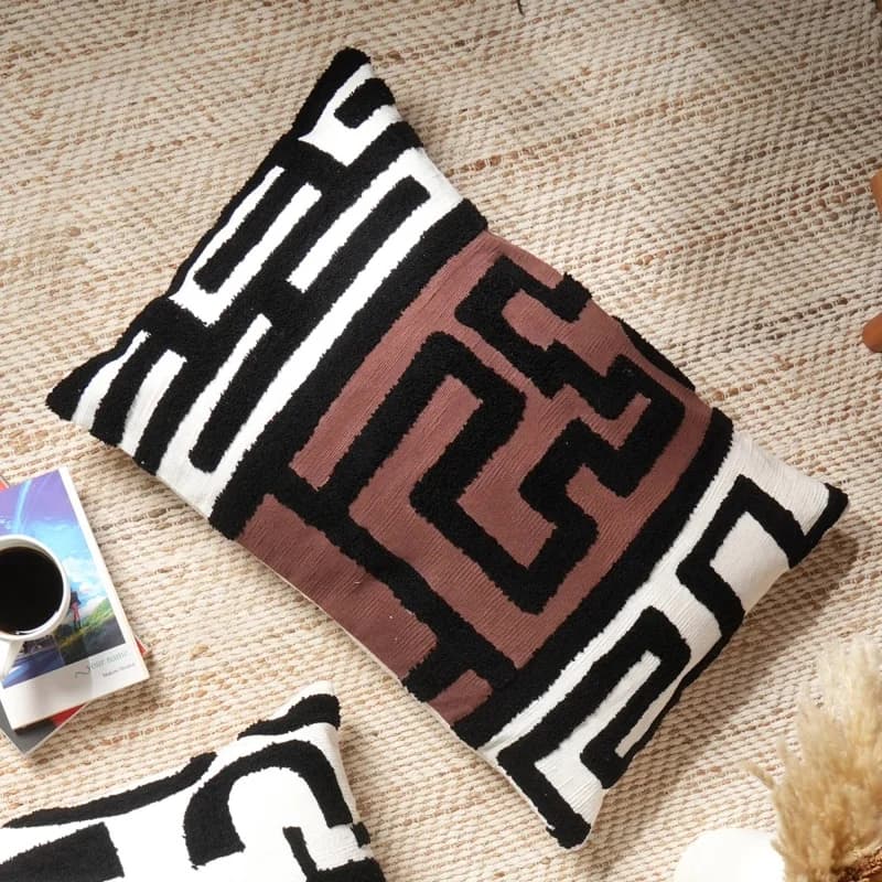 Cuscino lombare in cotone fiammato trapuntato realizzato a mano - Marrone, bianco e nero 24 x 16
