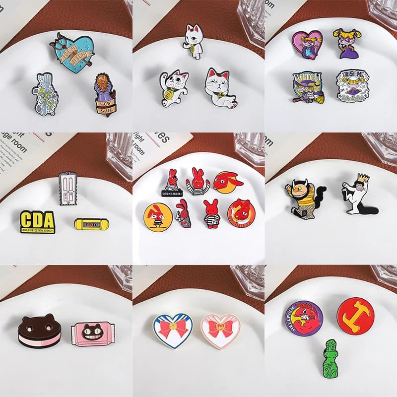 2-7 pz/set Fumetti Smalto Spille Cartoon Film TV Anime Anatra Gatto Biscotto Spille Risvolto Distintivo Accessori Regalo per I Bambini Amici