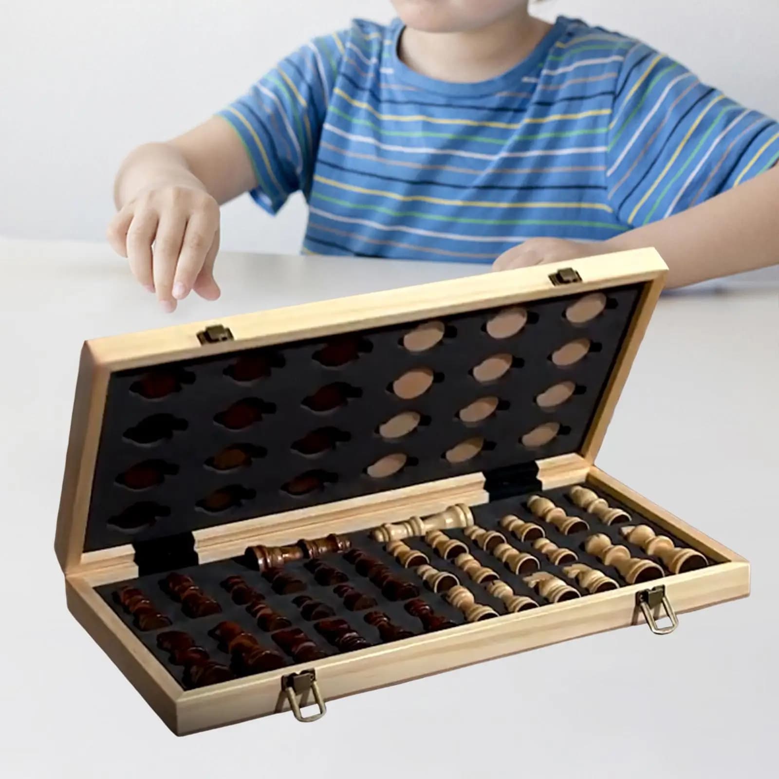 Set di scacchi Regalo di Natale Scacchiera pieghevole Gioco da tavolo per scacchi in legno Giochi educativi per ragazzi Ragazze Bambini Adulti Adolescenti Principianti