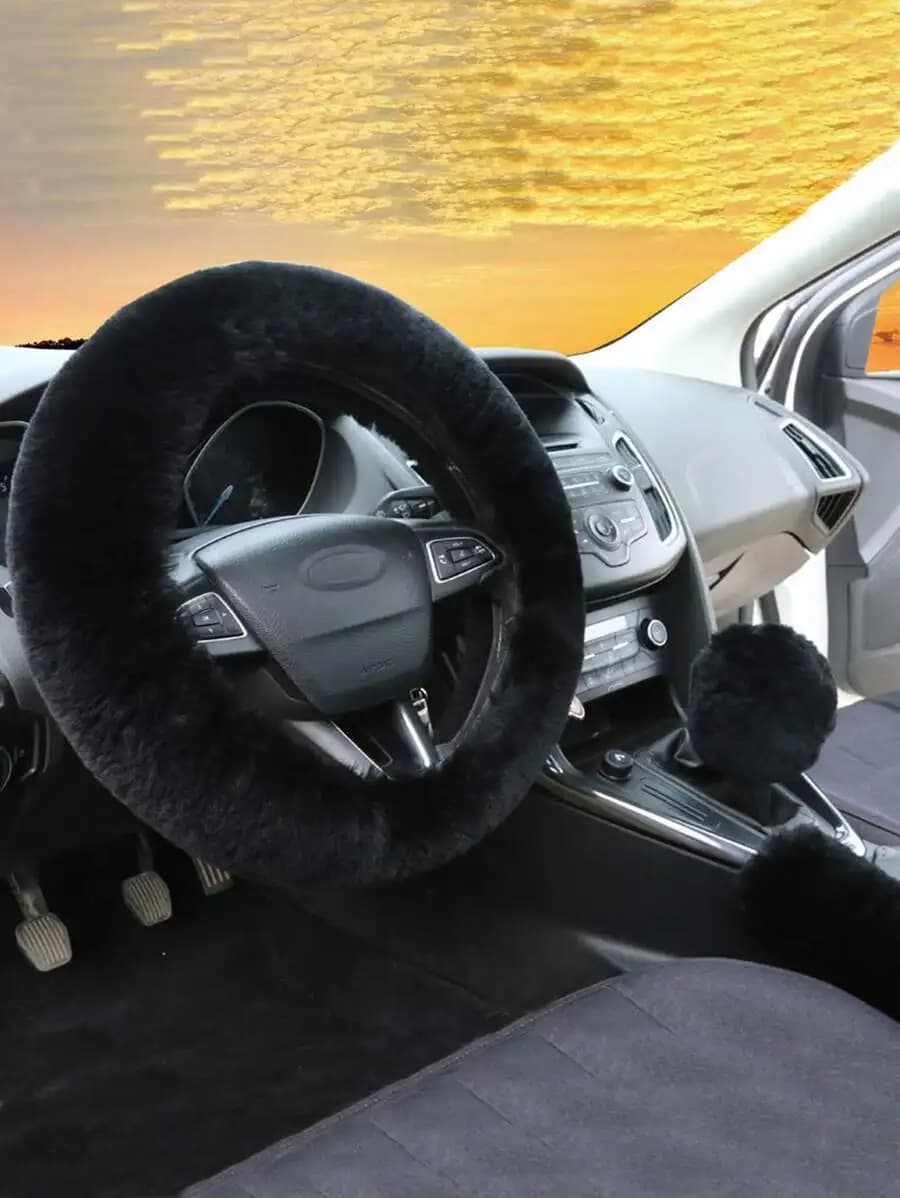 Set di 3 coperture in peluche nero per volante, freno a mano e pomello del cambio per migliorare gli interni dell'auto