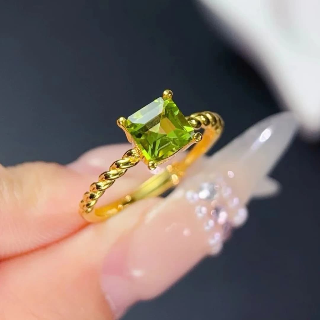 Anello con Peridoto Naturale in Vendita, Gioiello in Argento 925 Autentico con Certificato, Placcato in Oro 18K, Gioiello in Cristallo d'Argento 925