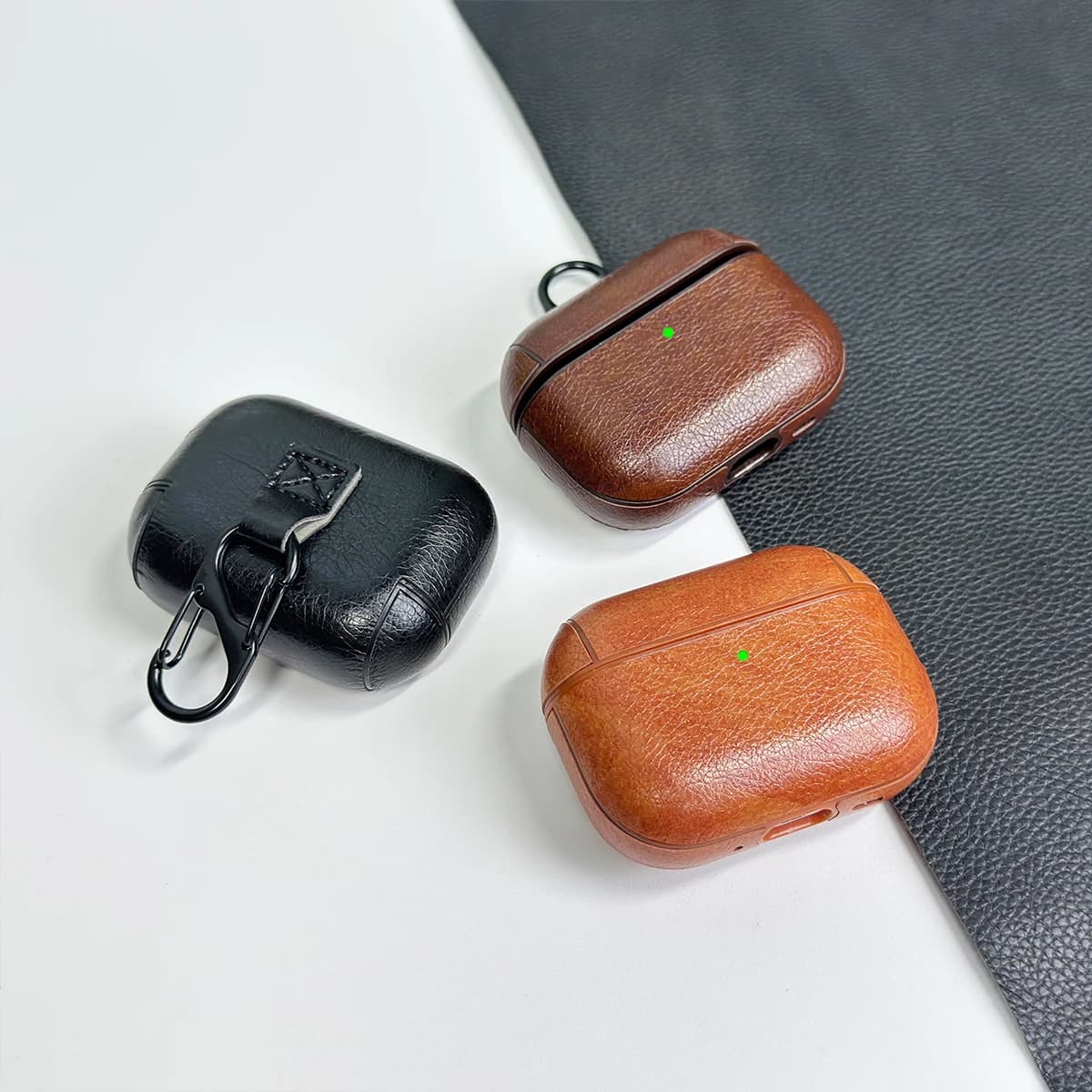 Custodia Protettiva Rigida in Pelle Classica di Lusso per Auricolari AirPods Pro 3 Generazione con Fibbia