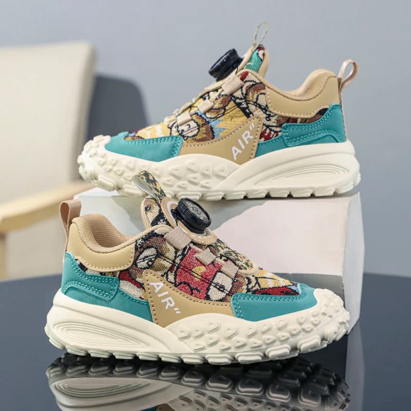 New non-slip sports shoes in canvas students breathable boy shoes and daring racing shoes with rotating button Springback