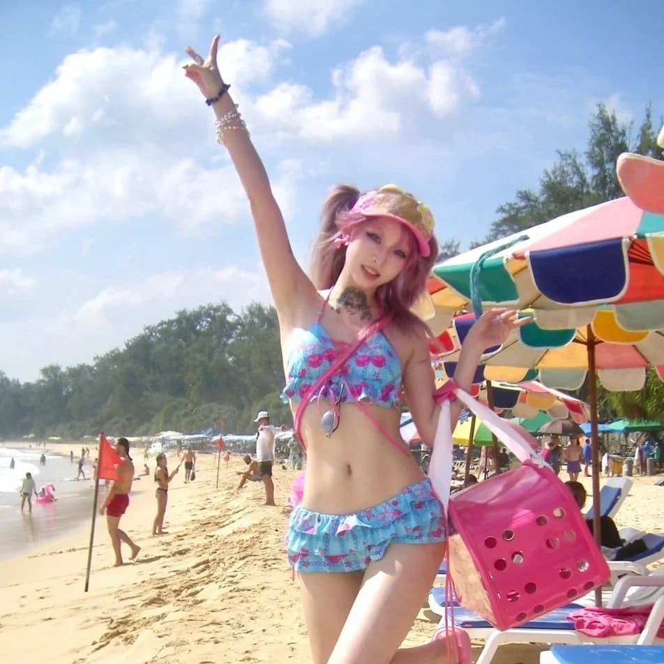 Nuovo Set Bikini Y2K 2026 da Donna, Costume da Bagno Due Pezzi con Halter, Stampa Ciliegie e Stelle, Bordo Arricciato e Laccetti Laterali, per Spiaggia