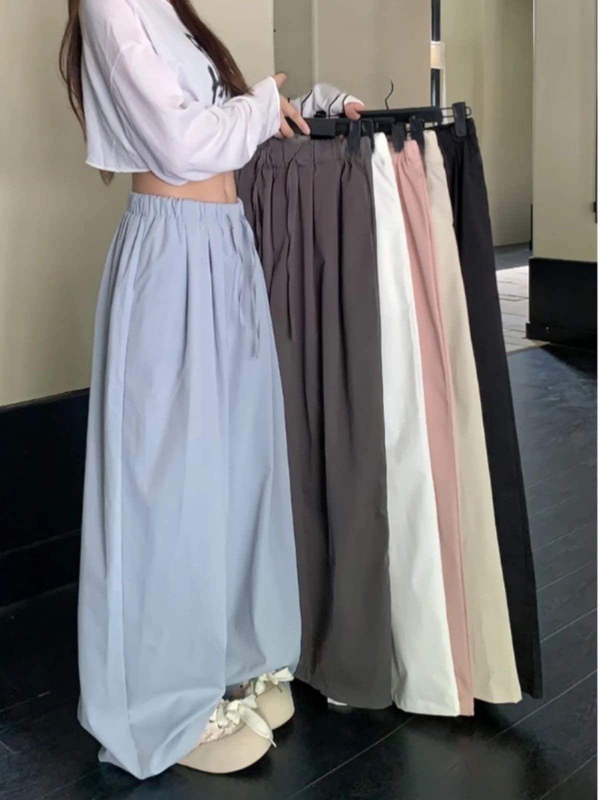 Pantaloni Casual Neri Drappeggiati a Vita Alta da Donna, Pantaloni a Gamba Larga Autunnali che Nascondono le Forme, Pantaloni Lunghi che Sottovesti, Stile Rilassato