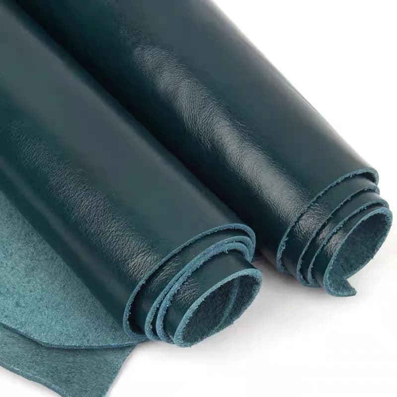 Materiale in pelle cerata a olio blu intenso, primo strato di tessuto in vera pelle di vacchetta, borsa morbida per divano, schienale, cowhid a pieno fiore piatto