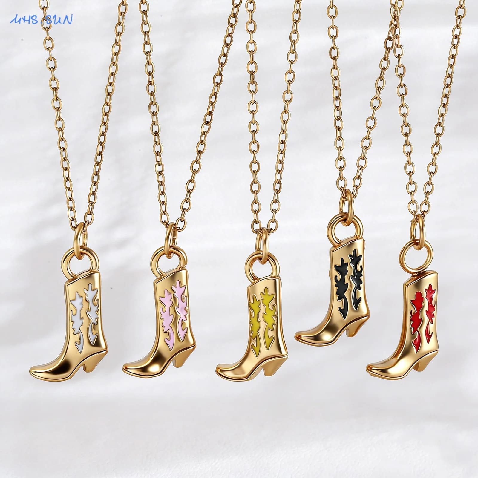 MHS.SUN Collane con ciondolo a forma di stivale da cowboy in acciaio inossidabile colorato con gocce d'olio per donne e uomini, catena placcata oro, gioielli regalo in stile western