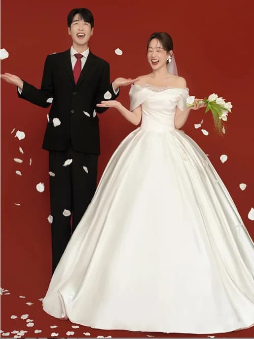 Abito da sposa in raso di seta leggero monospalla, nuovo stile, sistema forestale, super fatato, per piccole cerimonie nuziali