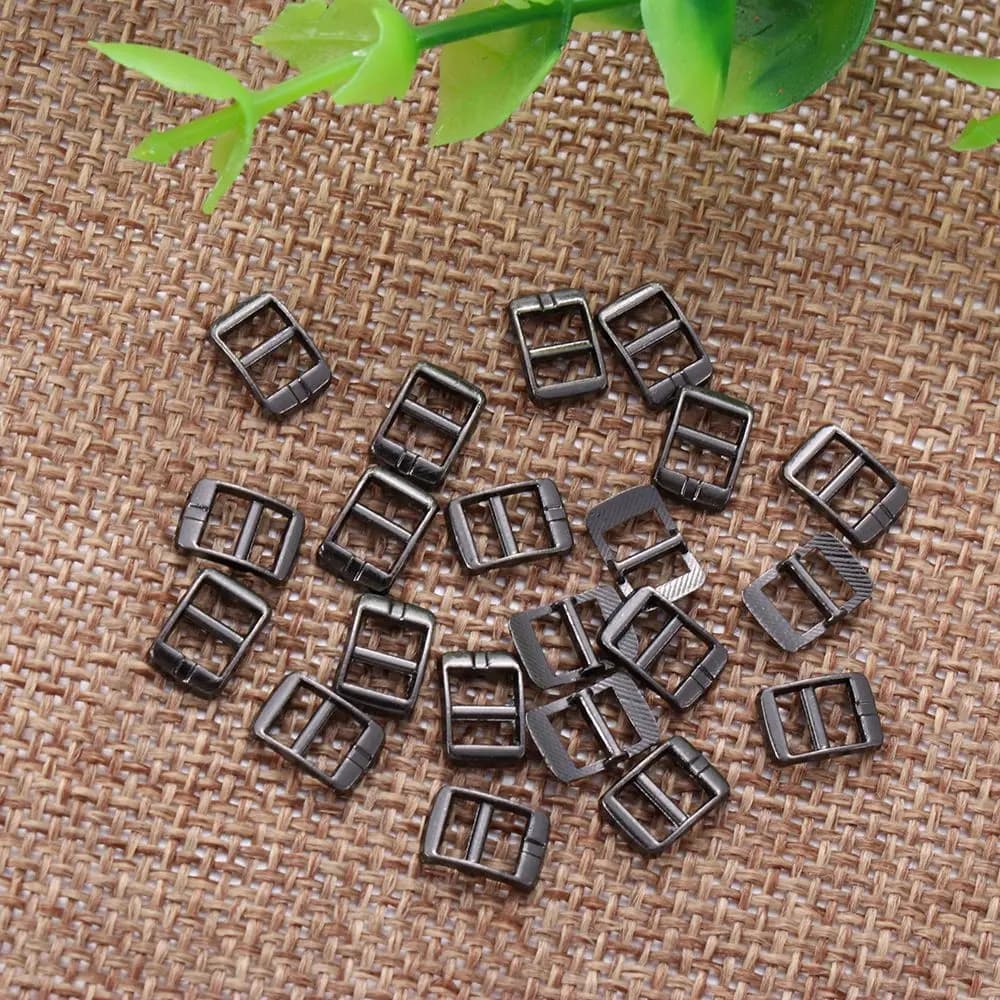 20 pezzi di mini fibbie a tre vie ultra piccole da 4 mm in 4 colori, accessori per borse, fibbie fai da te per bambole