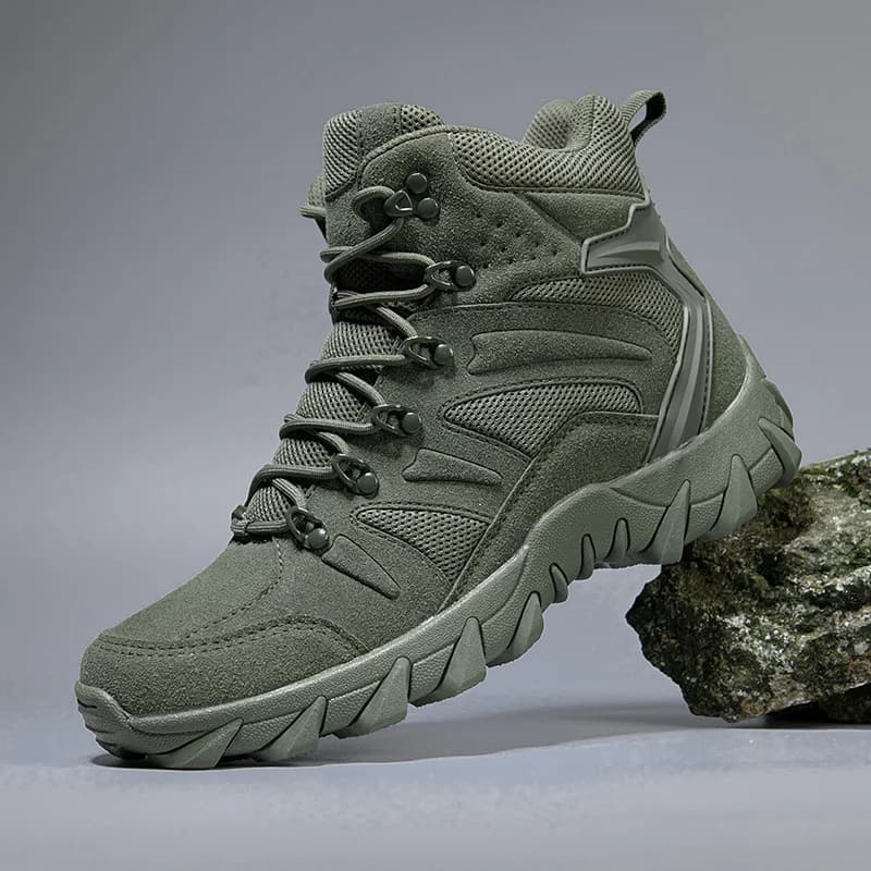 2023 Stivali da esterno alti da uomo Scarpe da trekking Stivali da uomo Stivali da uomo in pelle di grandi dimensioni Scarpe da ginnastica da caccia leggere all'aperto da lavoro di sicurezza