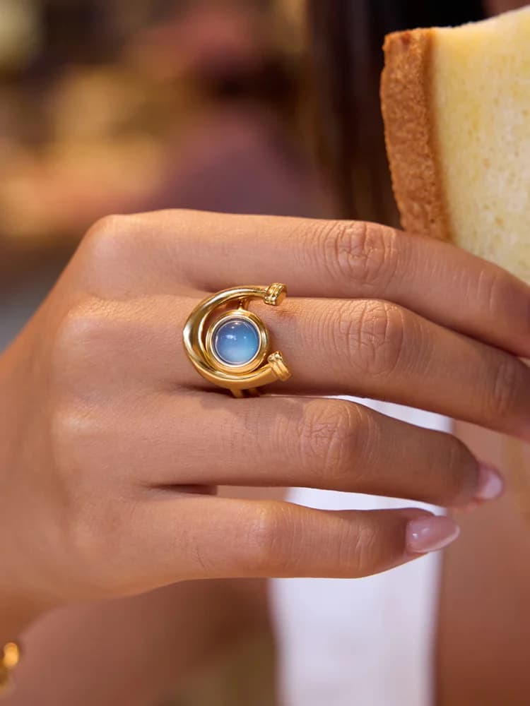 Anello in resina d'acciaio al titanio originale Faionable Sensation di lusso Gioielli a mano in acciaio al titanio Ele Geometry Pattern per le donne