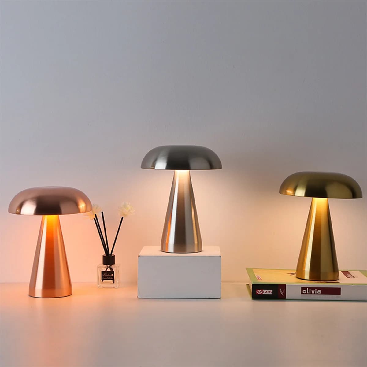 Lampada da tavolo a fungo Lampada USB ricaricabile Touch Control Accogliente dimmerabile ricaricabile da comodino Lampada da lettura portatile in metallo