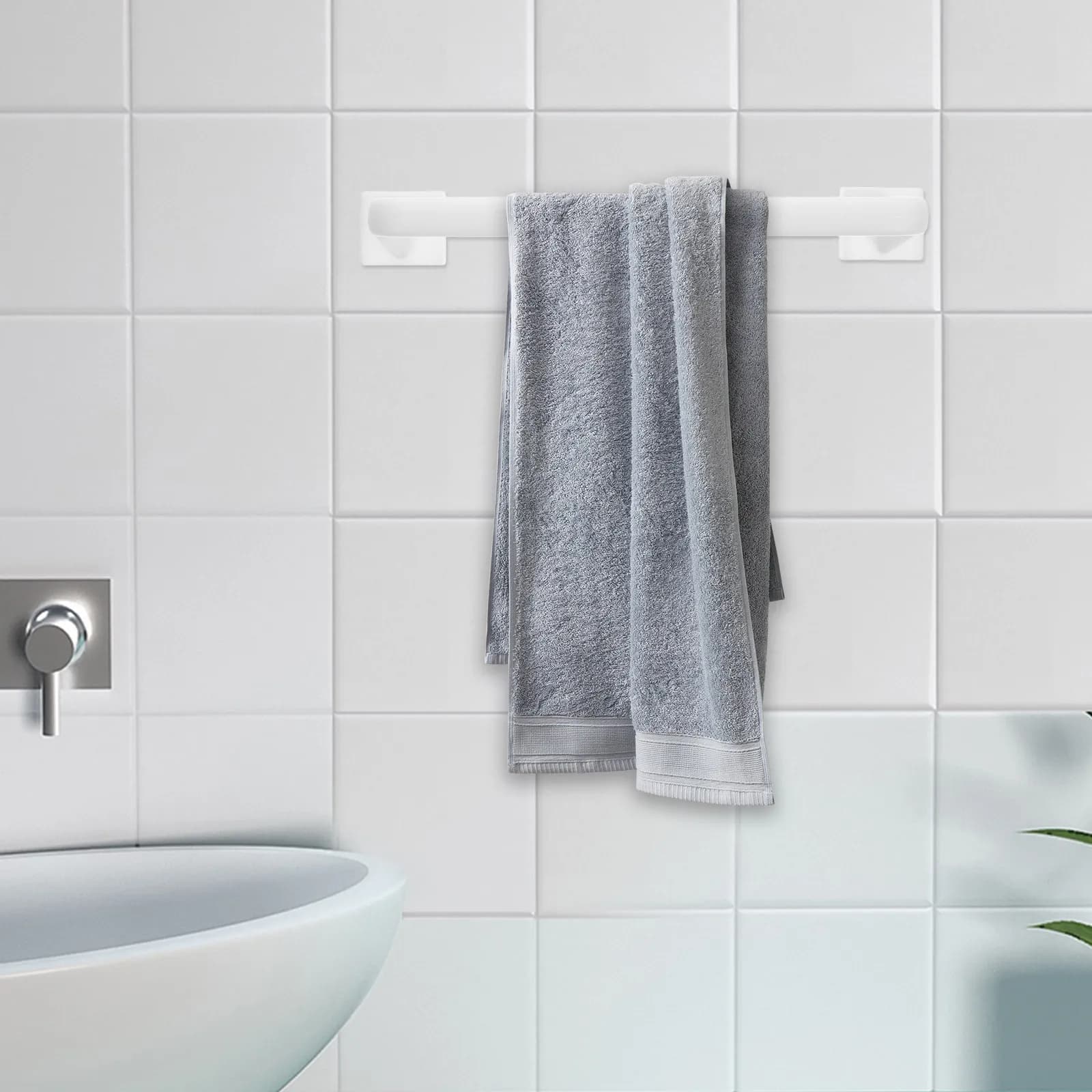 2 Pezzi Portasciugamani Adesivo Senza Foratura, Impermeabile, Facile da Installare, Salvaspazio per Bagno e Cucina
