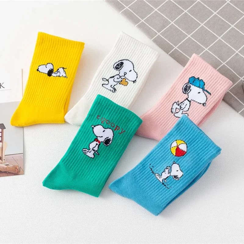Nuovi calzini Snoopy premium Calzini sportivi in cotone autunno e inverno Calzini alti in cotone stile college da donna Regalo per ragazze
