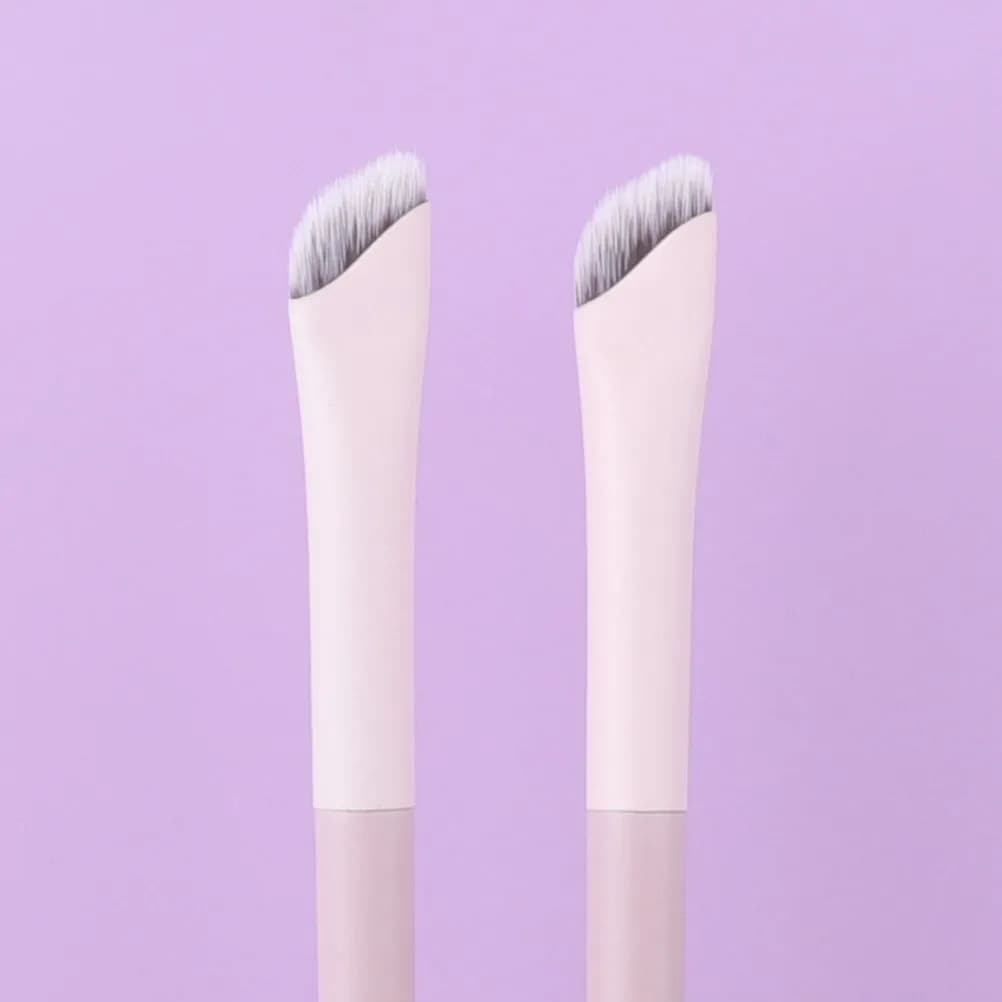 Set of 4 Shaped Eyeliner Brushes, Corner Precision Tool for Eye Makeup, Fine Brush for Straightening, Beauty Essential Set