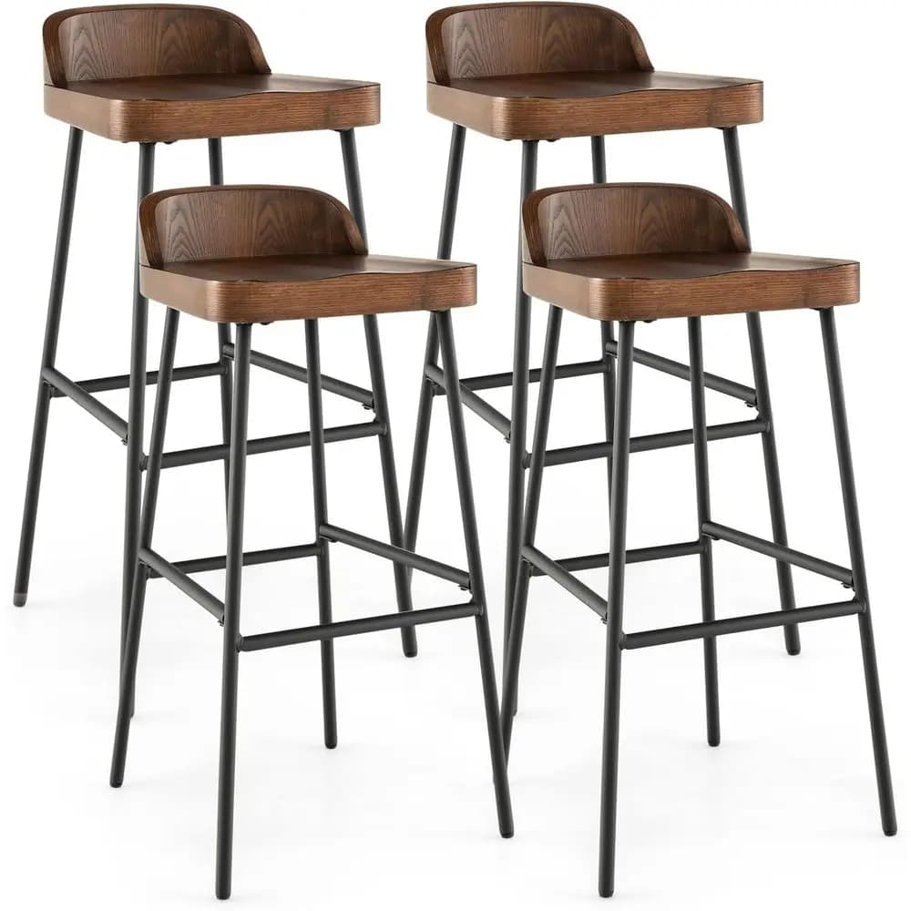 Set di 4 sgabelli da bar in stile industriale, marrone rustico e nero, con schienale basso e poggiapiedi, gambe in metallo, ideali per colazioni.