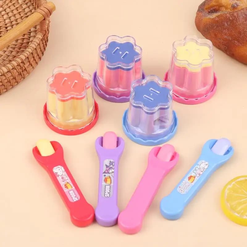 Sanrio 1 Set Gioco di ruolo Educazione precoce Budino alla fragola Giocattolo KT Cibo per gatti Alimentazione Budino Giocattolo per l'alimentazione Giochi di imitazione Casa Giocattoli