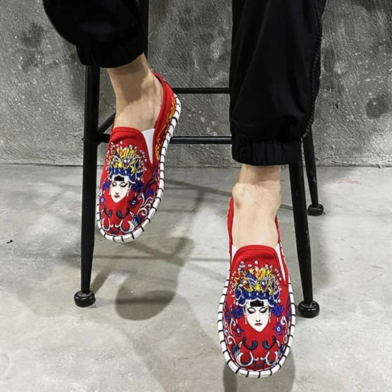 Scarpe di tela ricamate stile etnico Mocassini Harajuku Sneakers Moda Casual Donna Scarpe da uomo Streetwear Vecchie scarpe di Pechino