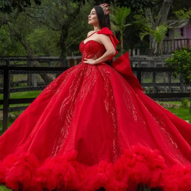Abito Quinceanera rosso lucido personalizzato con spalle scoperte Tull con paillettes applique volant stratificazione Fiocco abiti da 15 Quinceanera