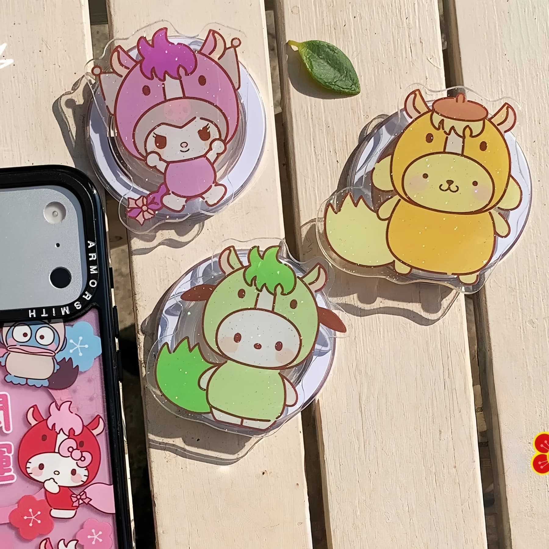 Simpatica Felpa con Cappuccio a Tema Cavallo con Supporto Magnetico per Telefono Pochacco, Kuromi e Pompompurin per Custodia Magnetica per Cellulare Samsung/iPhone