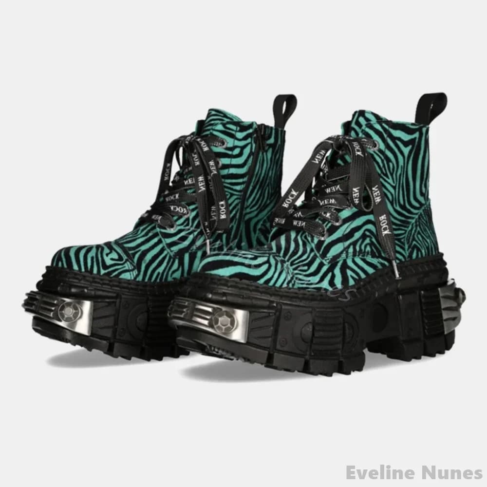 Punk boots with contrasting coloured leopardata print Women boots with thick sole and cross strap New boots in heavy metal