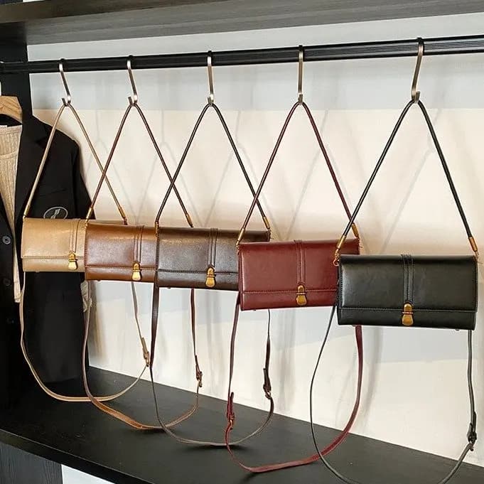 Borsa per pannolini Comfort Fit con ampia tracolla per la distribuzione del peso, riduce l'affaticamento sulle spalle durante le lunghe uscite