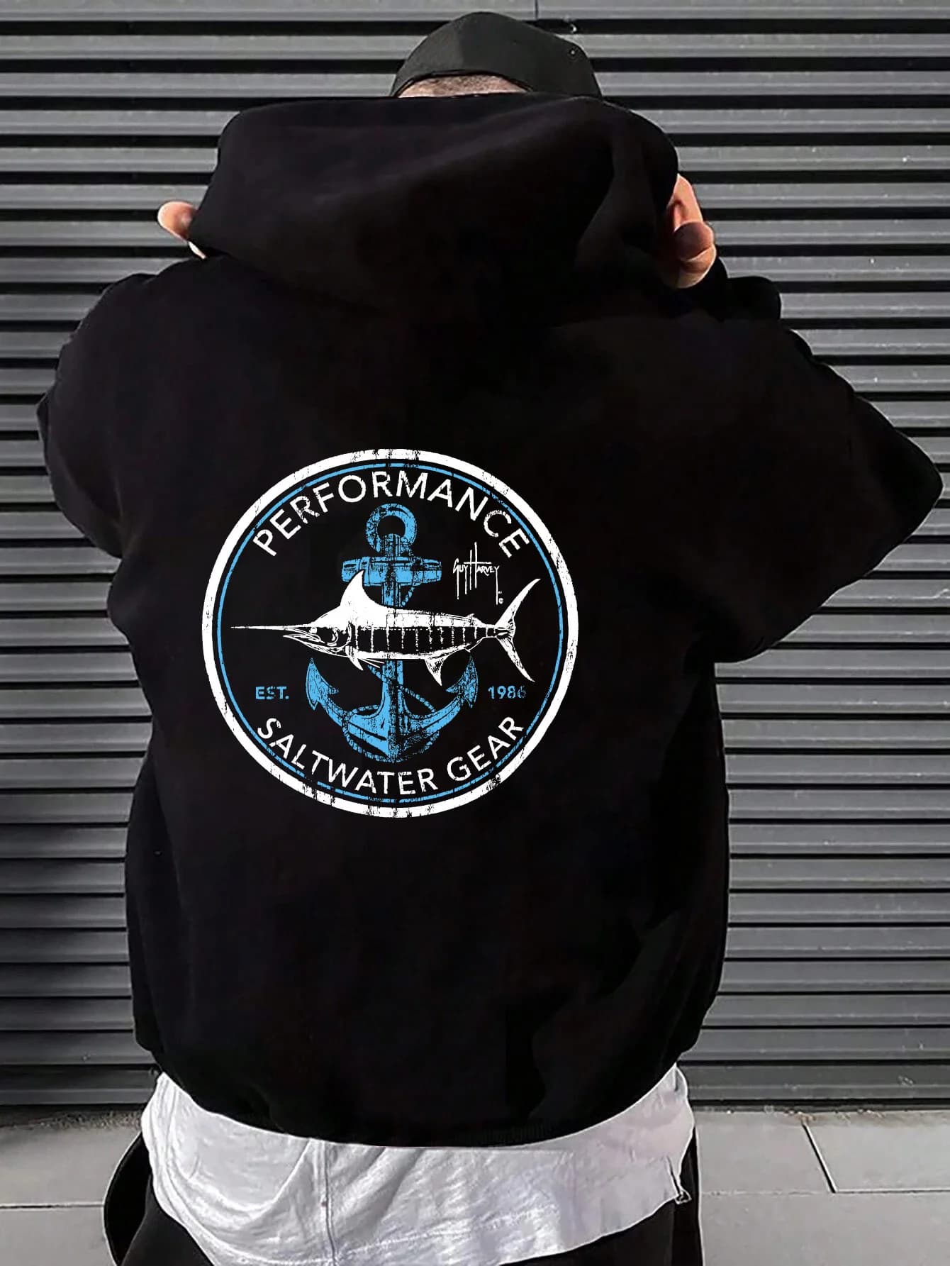 Maglione con cappuccio da uomo con stampa sul retro di squalo con ancoraggio per barca d'acqua salata