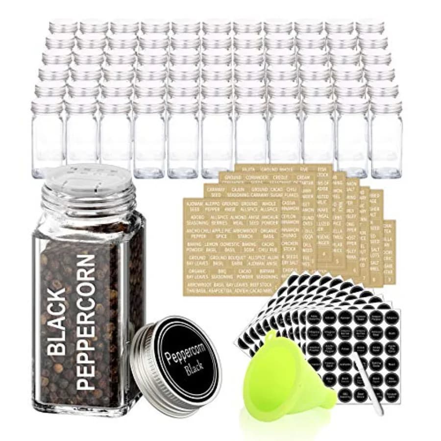 Set Completo di Barattoli in Vetro per Spezie con 703 Etichette, Pennarello e Imbuto. Barattoli in Vetro Quadrati da 4oz con Tappo Ermetico per Versare/Setacciare/Agitare