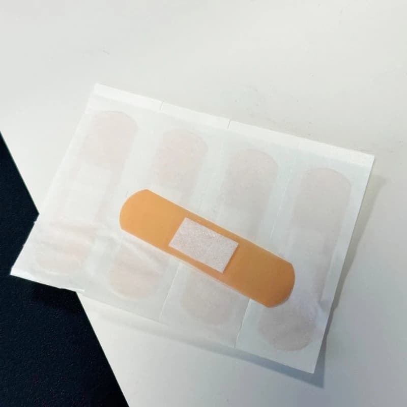 100 pz/set Cerotto Traspirante Strisce di Primo Soccorso Bende Adesive Kit per Bambini Gesso di Emergenza Medicazione Della Ferita Patch