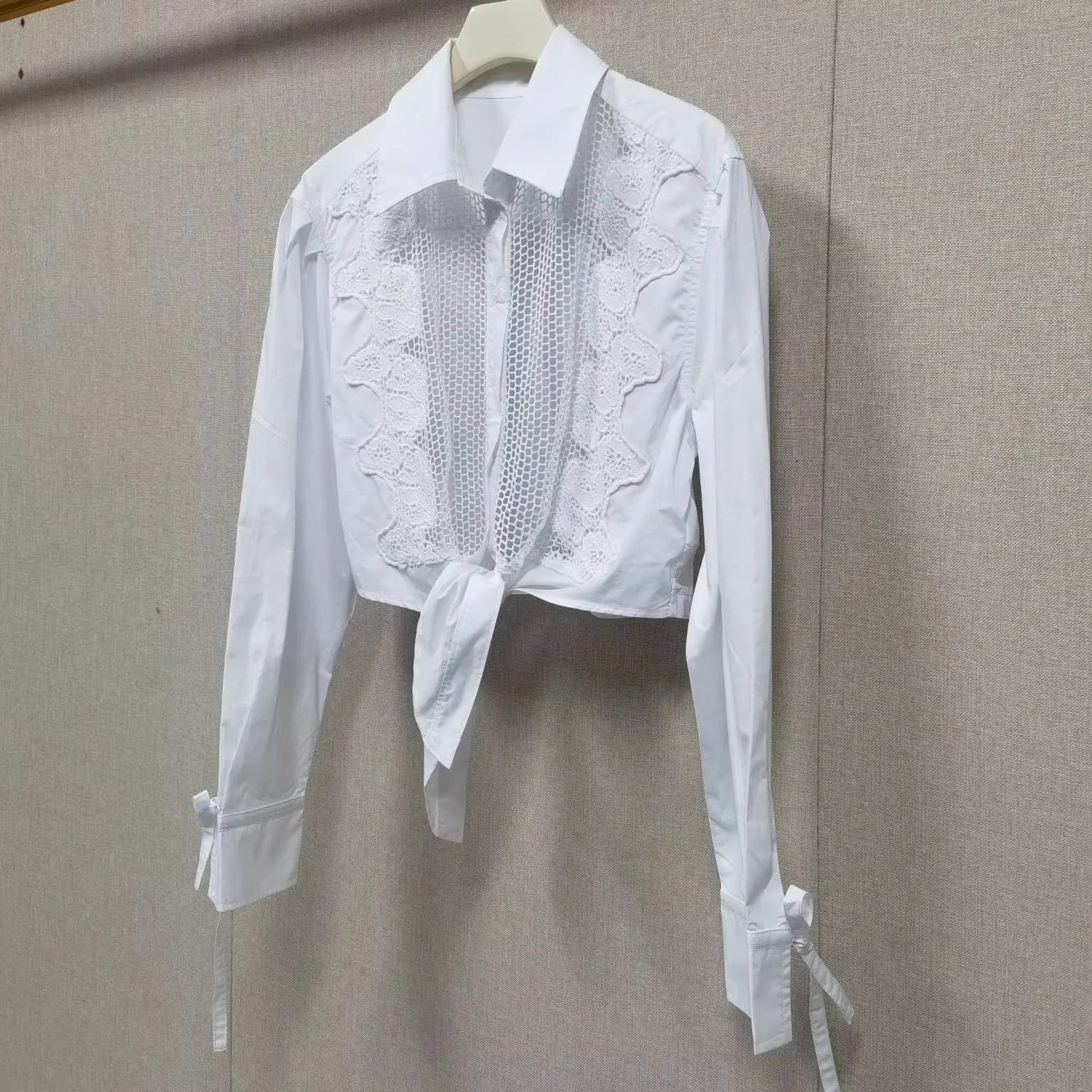 Camicetta da donna primavera/estate a maniche lunghe, tinta unita, con inserti in pizzo, fiocco traforato, colletto a revers, monopetto, alla moda