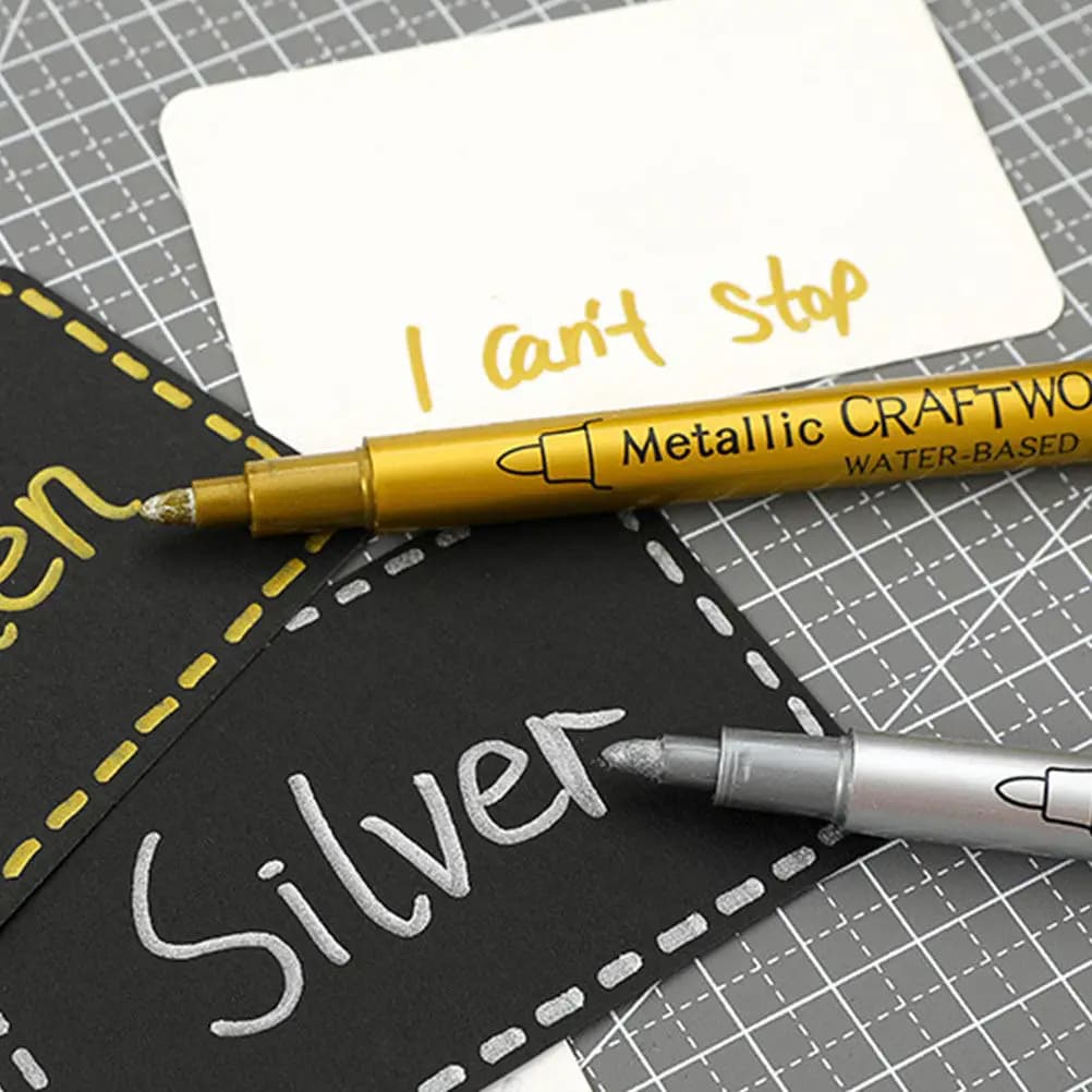Set di 12 Pennarelli Metallici con Punta Flessibile, Scrittura Fluida, a Base d'Olio, Permanenti, per Dipingere Pneumatici e Scarpe, Fai-da-Te