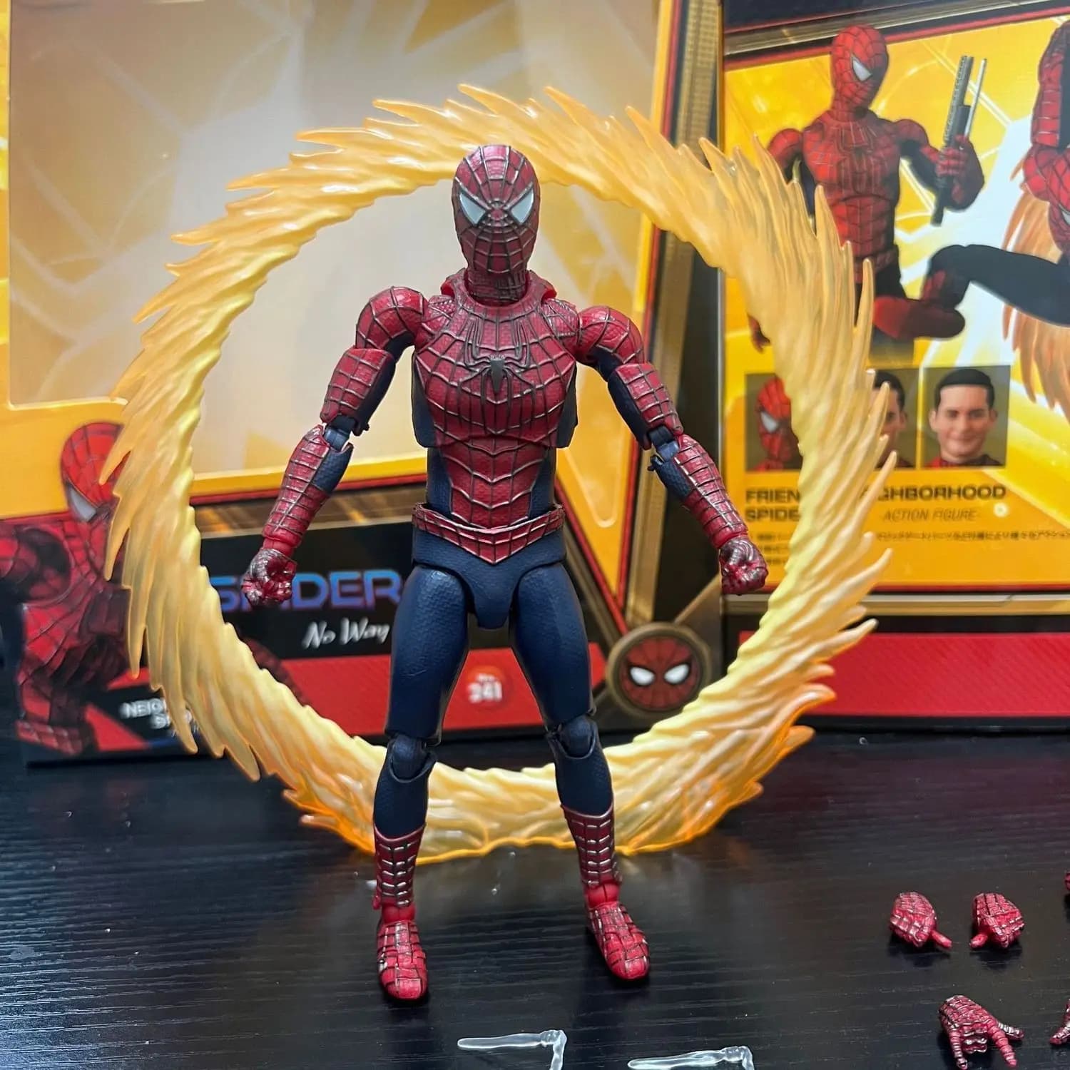 Spider Man Disponibile Mafex No.241 Toby Maguire Eroi Non hanno ritorno Adatto al quartiere Gk Anime Action Figure Modello Giocattoli Regalo