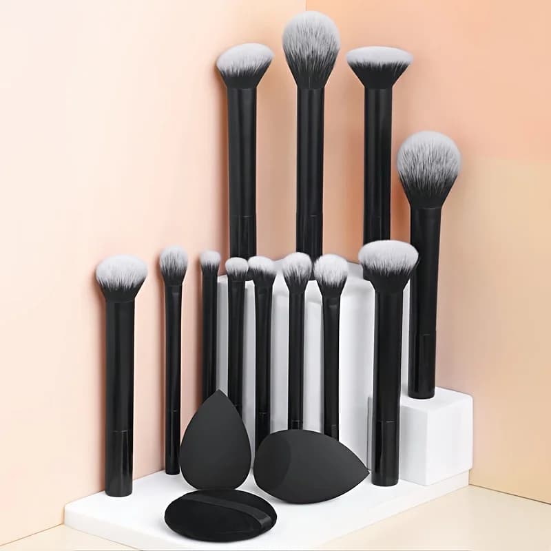 Set di 15 Pennelli Professionali per il Trucco con Spugna Angolata, in Fibra Sintetica per Fondotinta, Blush, Illuminante, Ombretto, Mascara