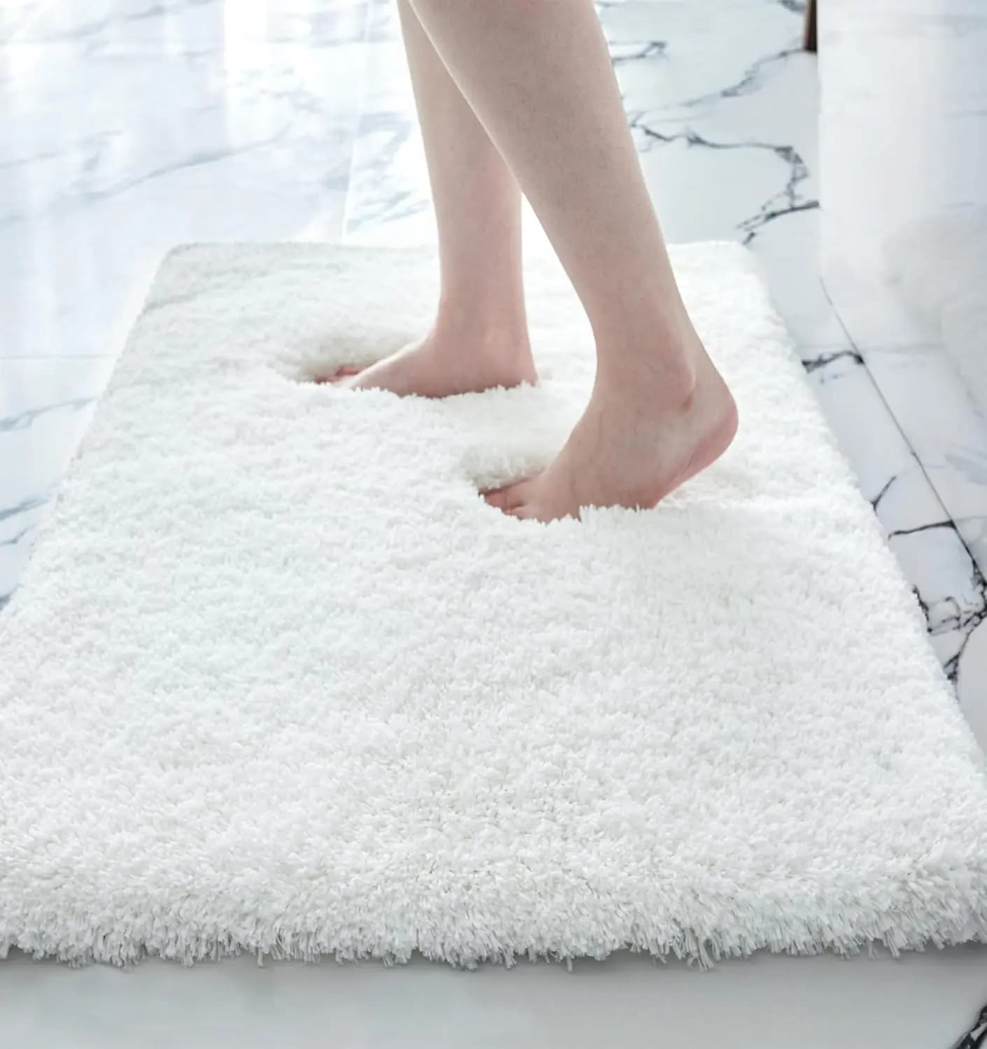 Tappeto da Bagno Bianco 17x24 - Tappetino Antiscivolo in Peluche, Altamente Assorbente e Ultra Morbido, Lavabile in Lavatrice