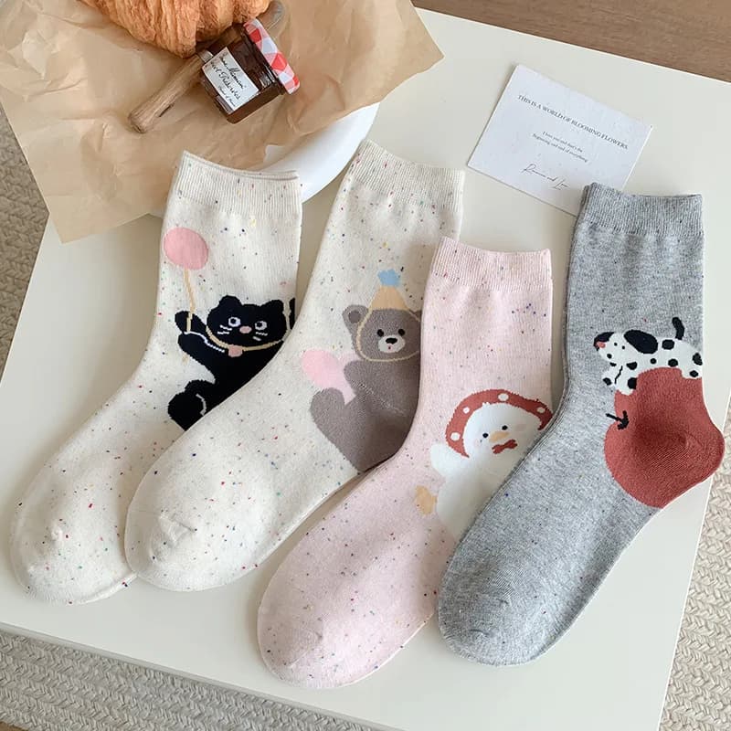 Calzini da donna Stampa cartoon Calzini a tubo centrale carini giapponesi Kawaii Moda coreana Harajuku Streetwear Calzini lunghi in cotone traspirante