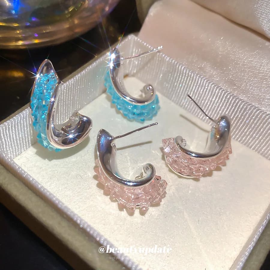 Orecchini a spirale in cristallo con ago d'argento, stile lusso leggero e di alta gamma, eleganza di nicchia, dolcezza dopamina