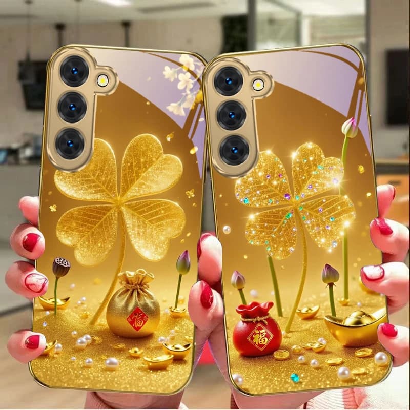 A huge golden clover For Samsung Galaxy S26 S20 FE S21Plus S22 23 Plus S24 Ultra S25 S21+ S9+ 22Plus Golden glass phone case