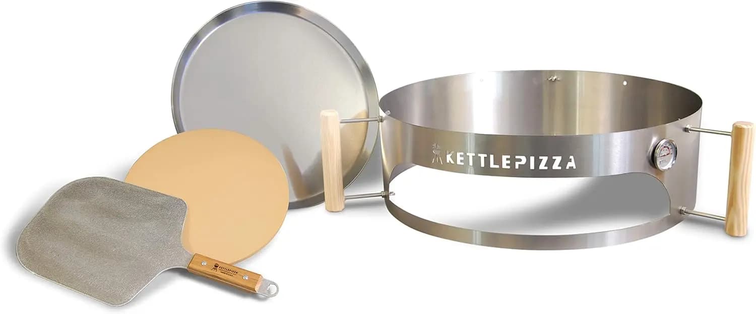Kit Forno per Pizza KettlePizza Deluxe USA 22,5 per Griglie Kettle da 22,5 Pollici, Include Pietra per Pizza e Pala in Alluminio