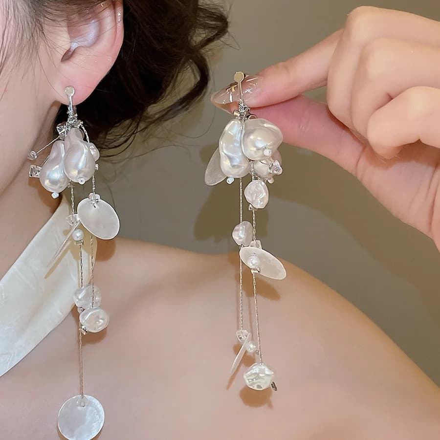 Baroque Simulated Pearl Clip Earrings for Women Elegant White Long Shell Disc Ear Cuffs No Piercing Wedding Party Jewelry